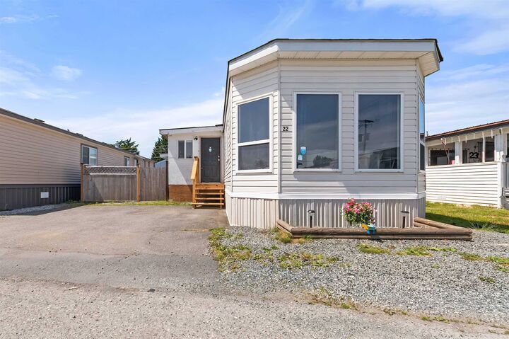 26892 Fraser Highway 22 — photo 1