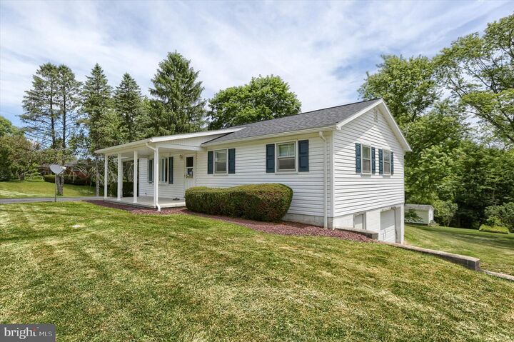 Property Photo:  911 West Street  PA 15537 