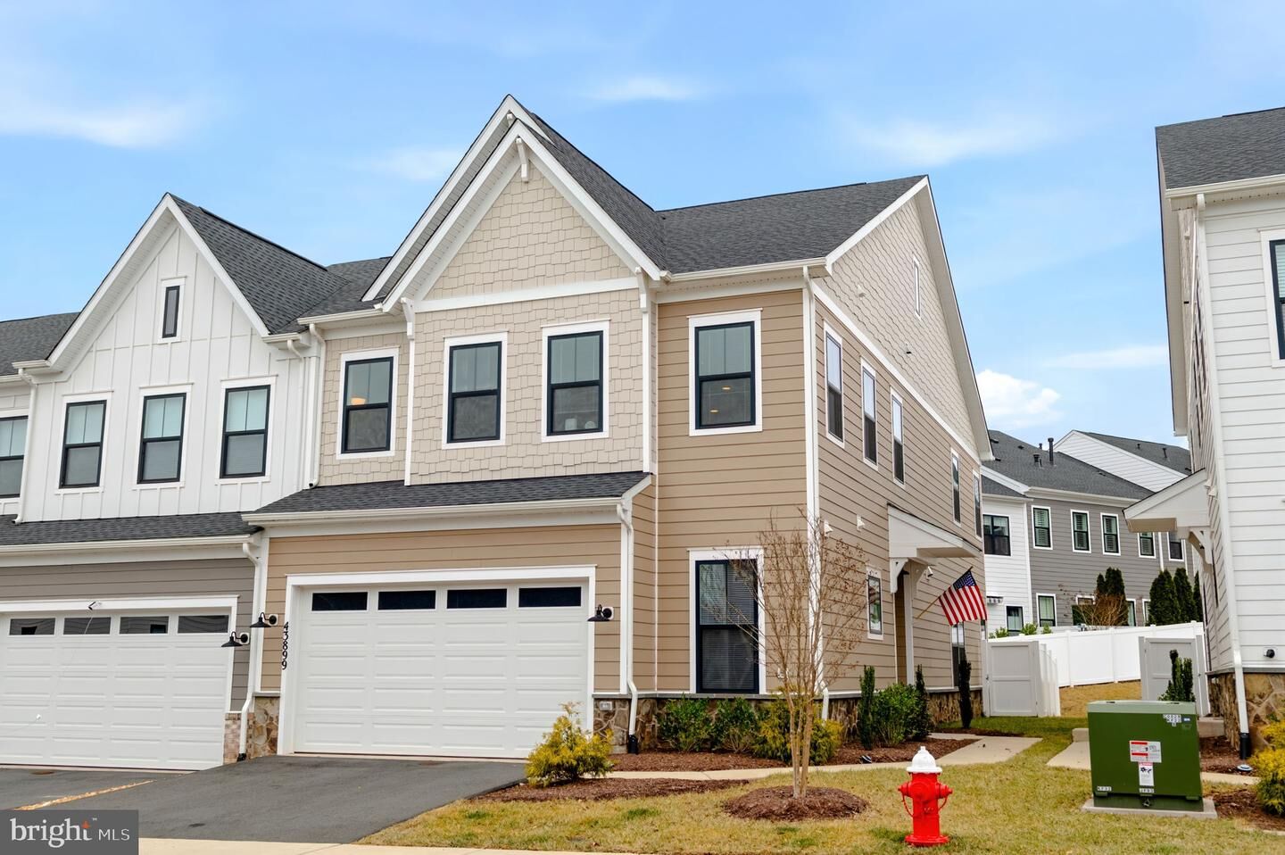 Property Photo:  43899 Siren Song Terrace  VA 20176 
