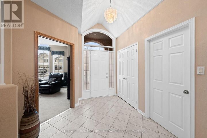 Property Photo:  19 Fencerow Way  ON K2J 4X8 