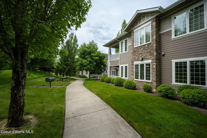 Property Photo:  4453 Greenchain Loop Apt 9  ID 83814 