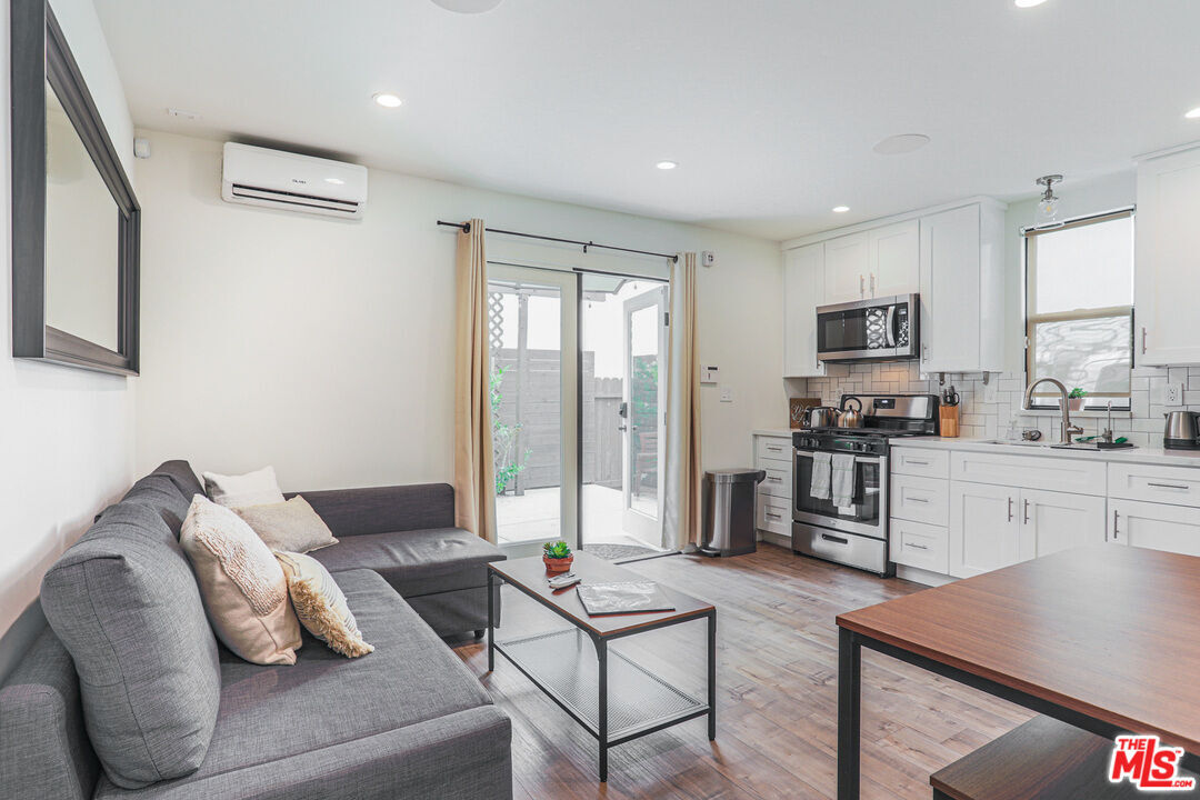 Property Photo:  8963 Cadillac Ave  CA 90034 