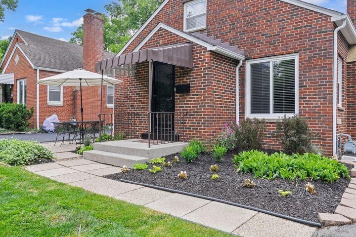 Property Photo:  121 E Beechwold Boulevard  OH 43214 