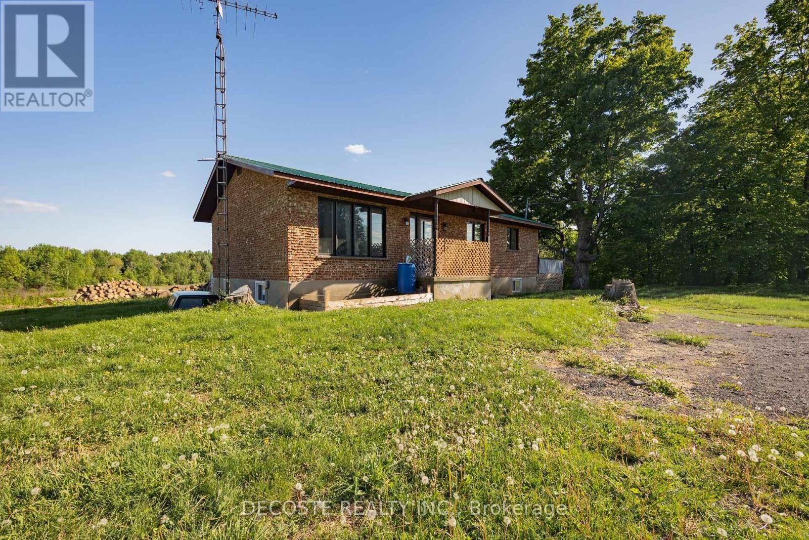 Property Photo:  19914 Kenyon Concession 6 Road  ON K0C 1A0 