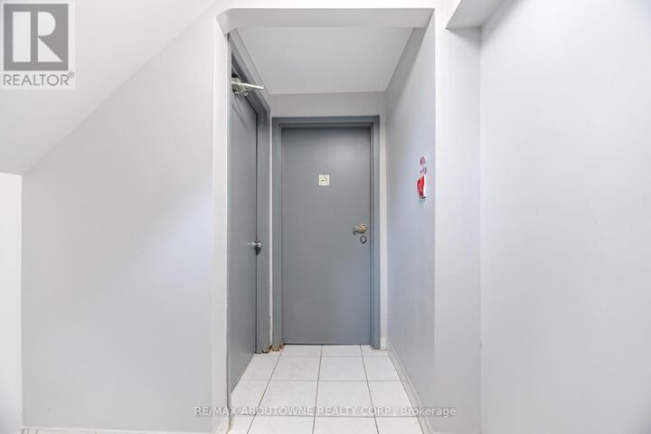 Property Photo:  203 Nelson Street 3  ON L6L 3J4 