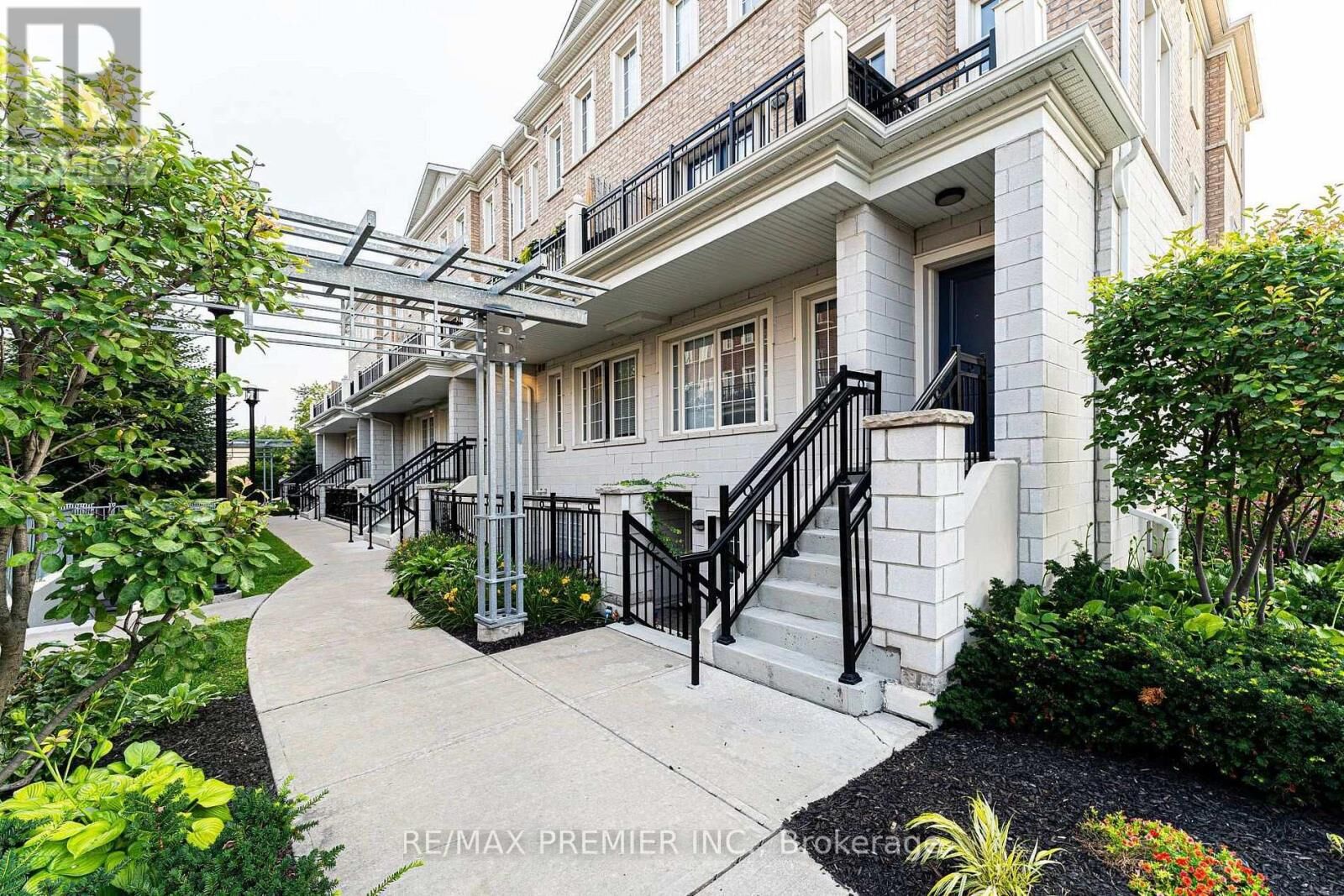 Property Photo:  26 Bruce Street B02  ON L4L 1J4 