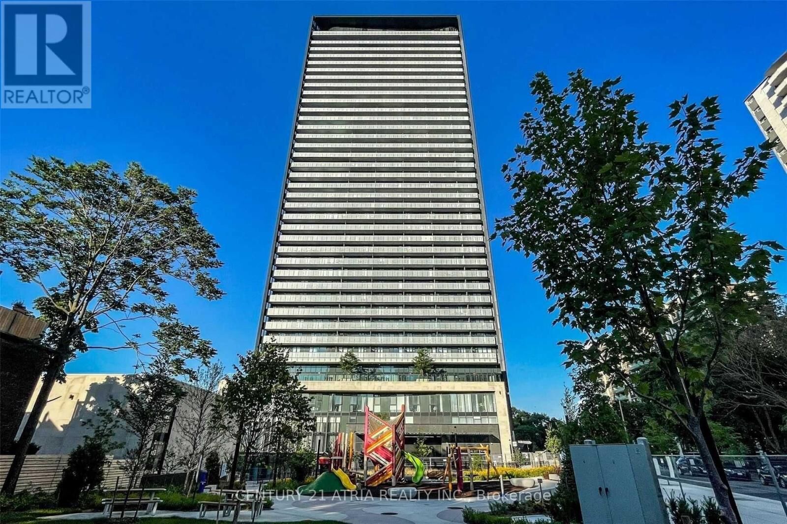 Property Photo:  575 Bloor Street 3211  ON M4X 1J8 
