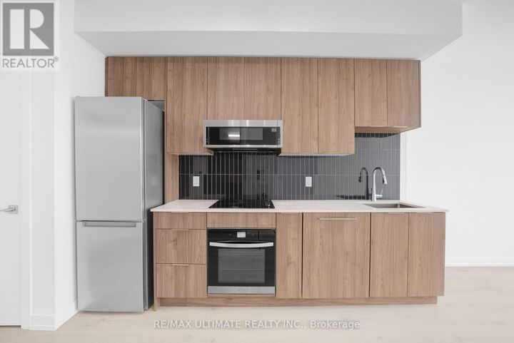 Property Photo:  2501 Saw Whet Boulevard 612  ON L6M 5N2 