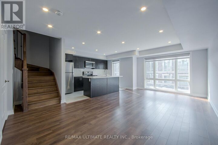 Property Photo:  30 Dunsheath Way 512  ON L6B 1N3 