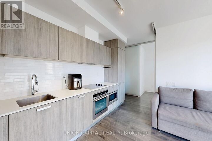 Property Photo:  50 Charles Street East 1112  ON M4Y 0C3 
