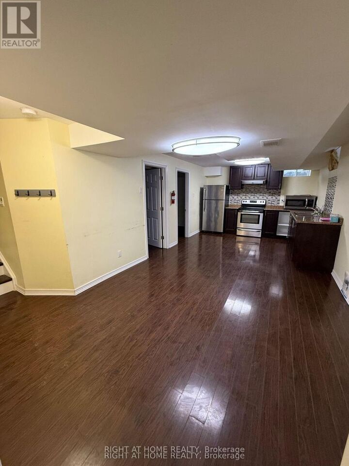 Property Photo:  64 Williamson Family Hollow  ON L3X 3K2 