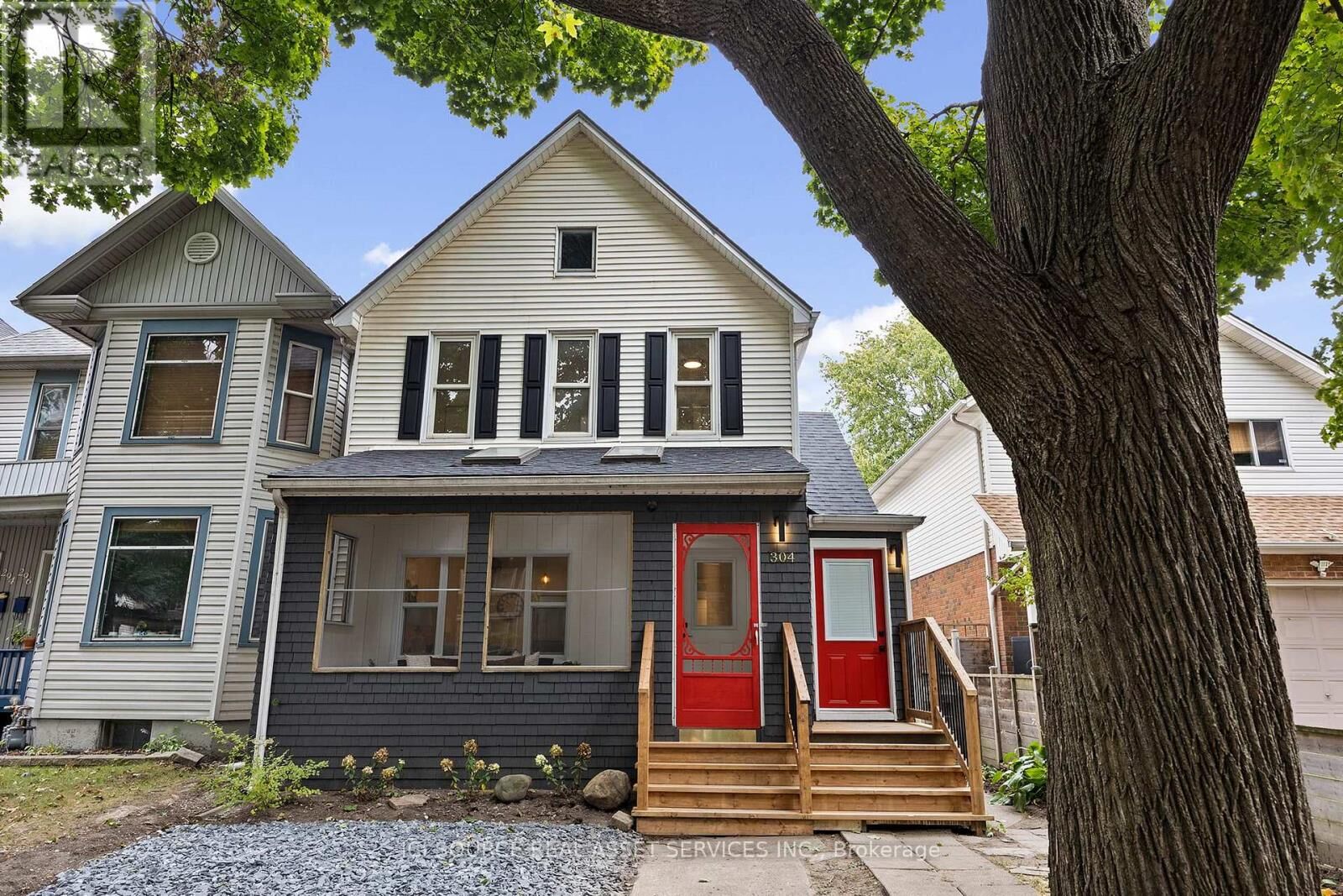 Property Photo:  304 Lincoln Road Unit 1  ON N8Y 2G4 