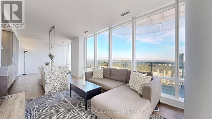 Property Photo:  1 Bloor Street East 4204  ON M4W 0A8 