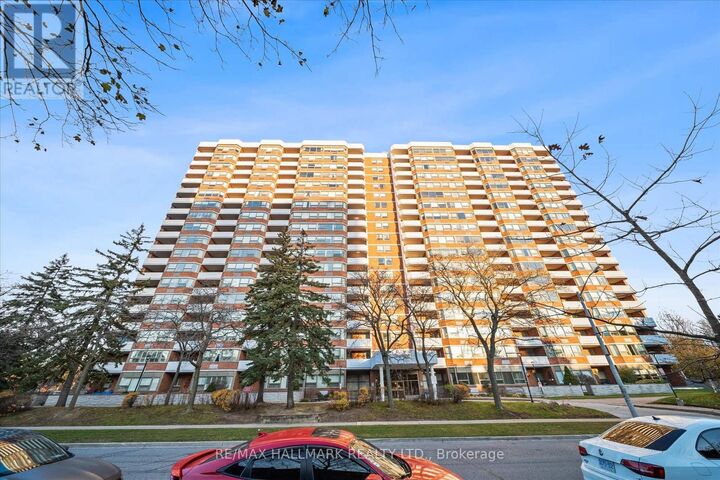Property Photo:  121 Ling Road 1504  ON M1E 4Y2 