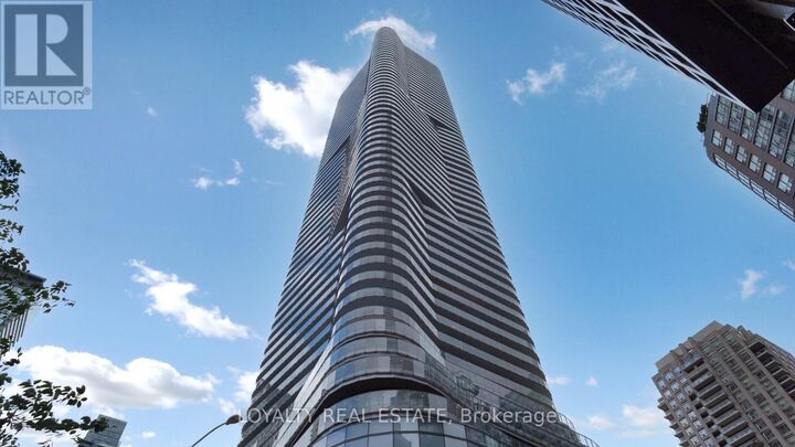 Property Photo:  11 Wellesley Street West 4707  ON M4Y 0G4 
