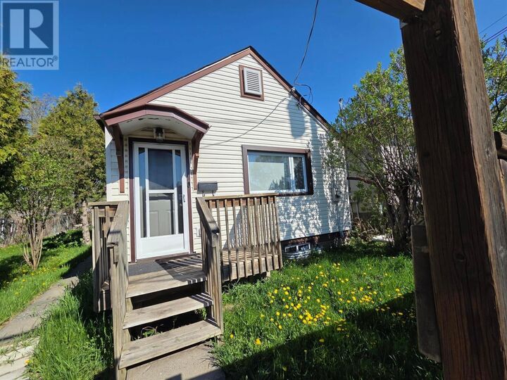 Property Photo:  84 Machar Ave  ON P7B 2Y6 