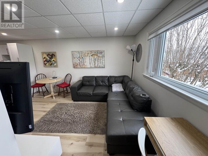Property Photo:  84 Machar Ave  ON P7B 2Y6 