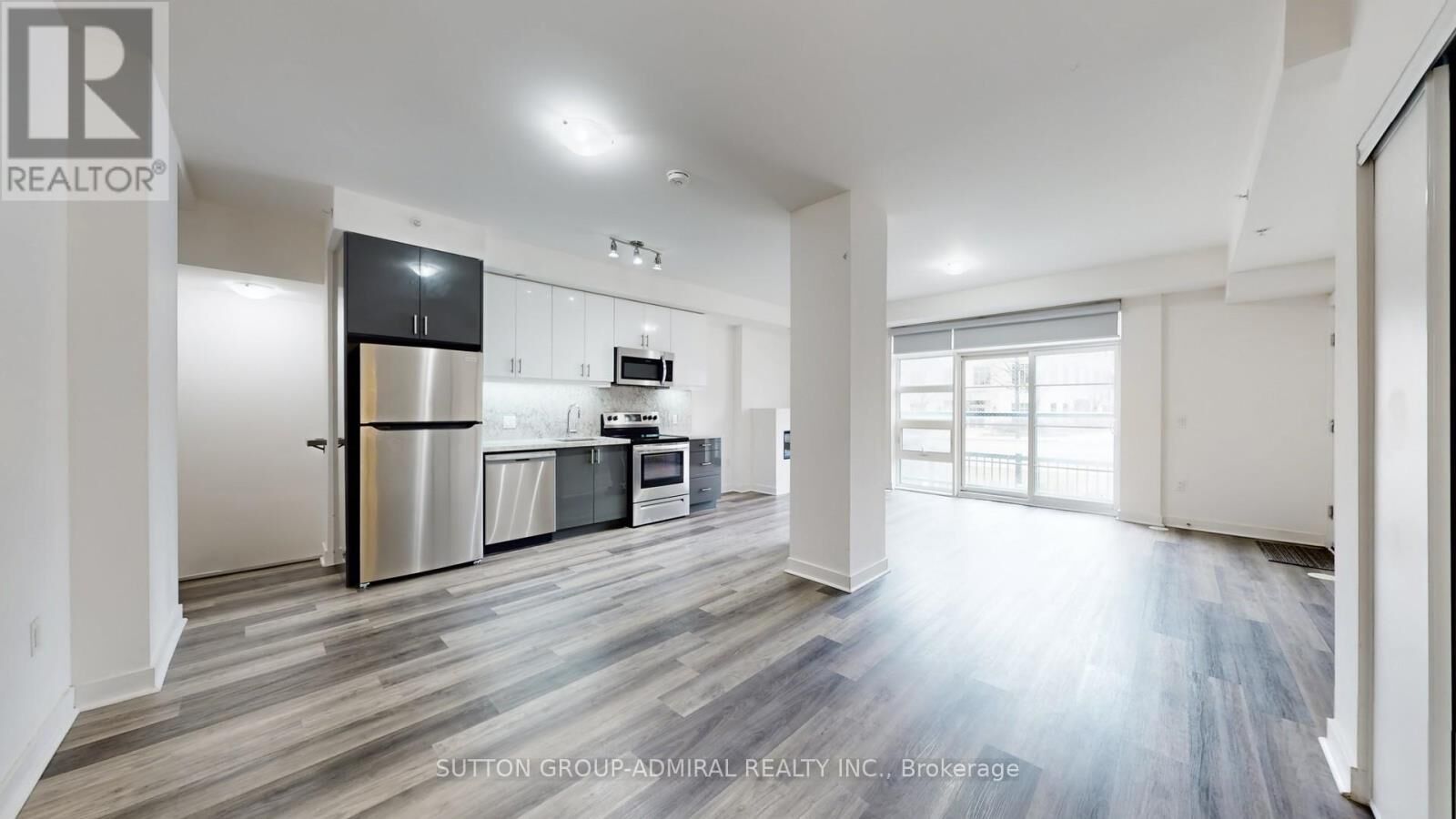 Property Photo:  57 Finch Avenue West 11  ON M2N 0K9 