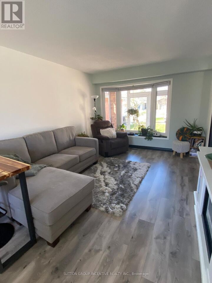 Property Photo:  113 Garden Drive  ON L4N 5T9 
