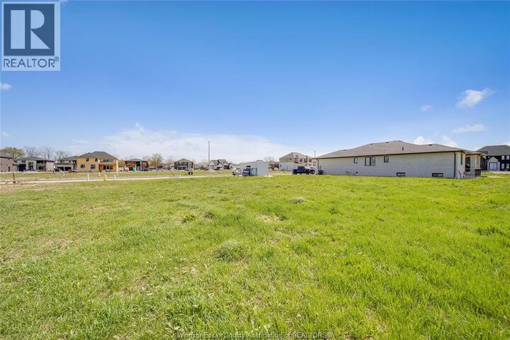 Property Photo:  3679 Farrow Avenue  ON N9H 0B3 
