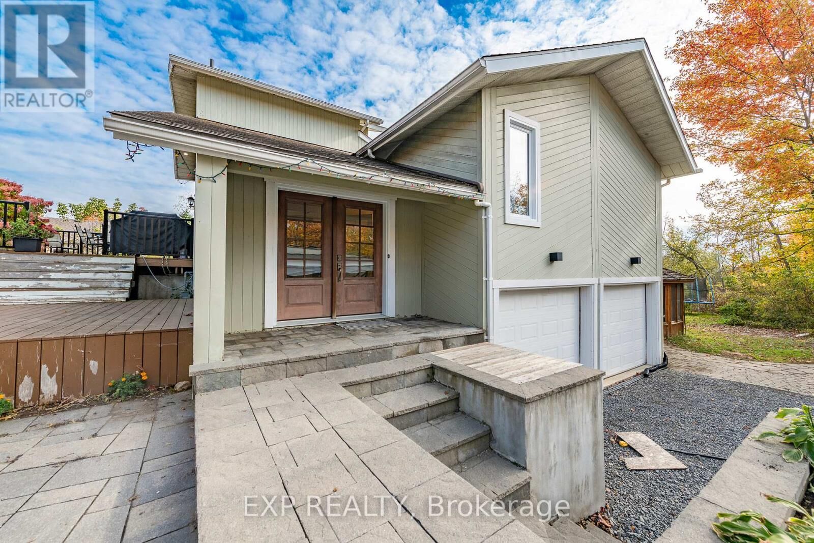 Property Photo:  1238 Barnwell Crescent  ON K4B 1K4 