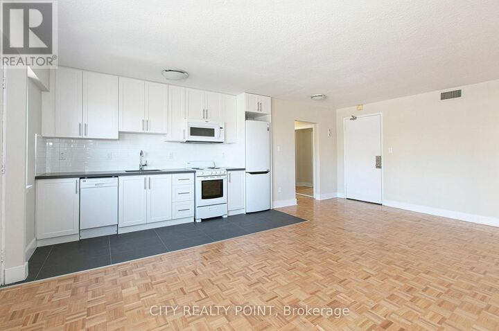 Property Photo:  95 Lawton Boulevard 405  ON M4V 1Z8 