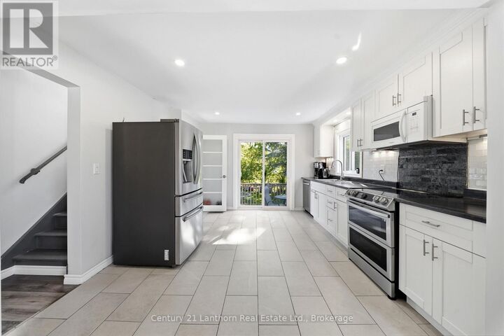Property Photo:  91 Grier Street  ON K8P 3A2 