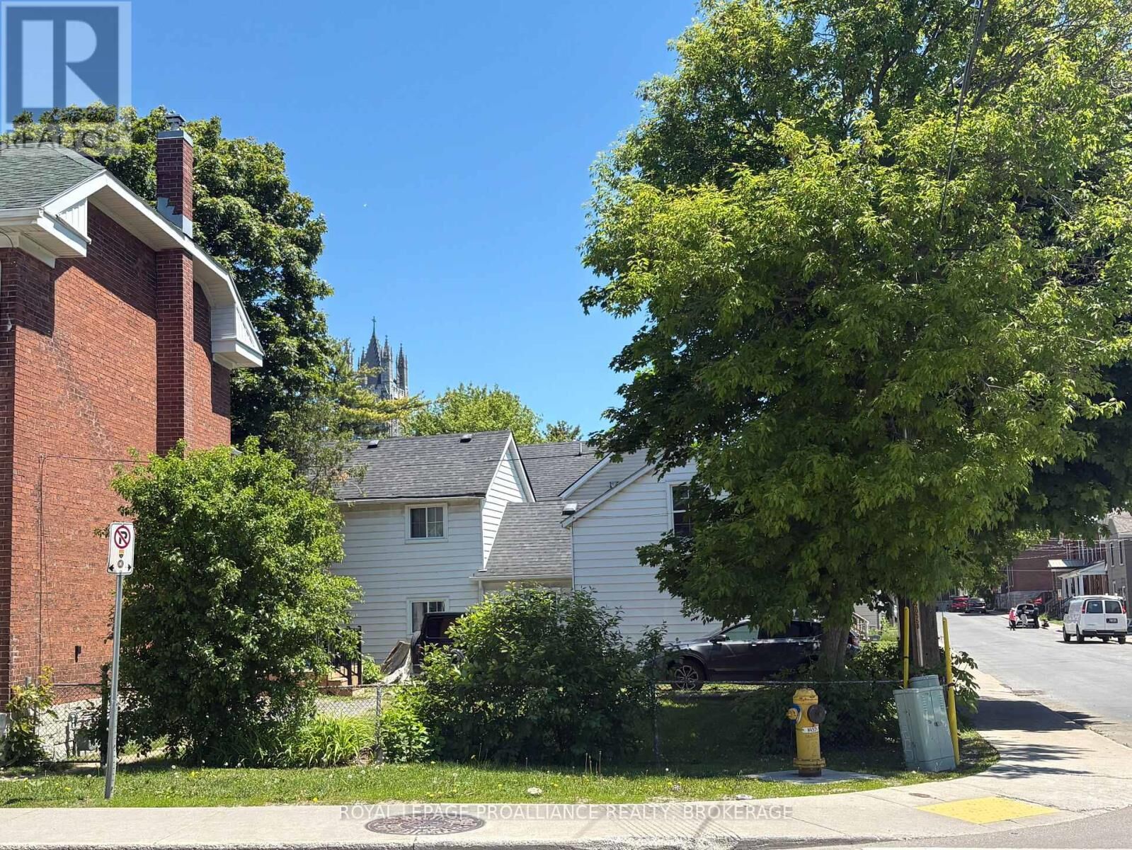 Property Photo:  91 Division Street  ON K7L 3M2 