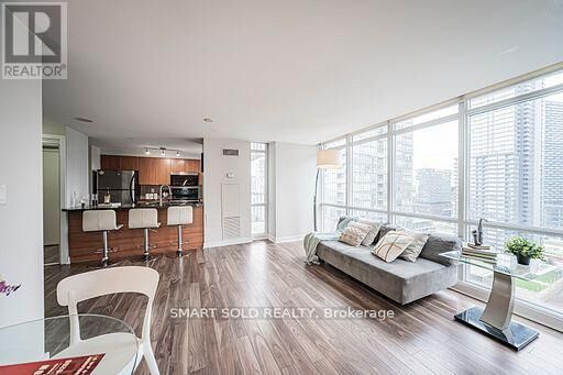 Property Photo:  11 Brunel Court 2606  ON M5V 3Y3 