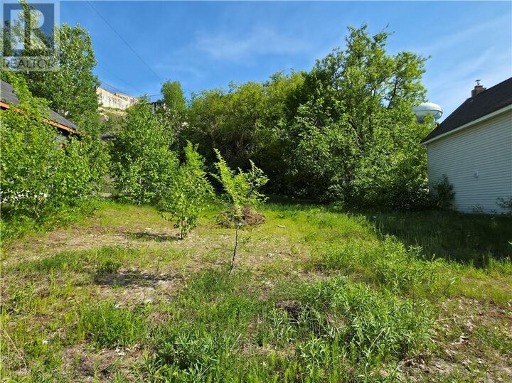 144 Mountain Street — photo 1