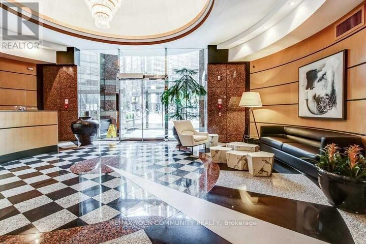 Property Photo:  33 University Avenue 1504  ON M5J 2S7 