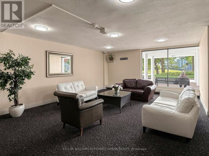 Property Photo:  10 Parkway Forest Drive 1111  ON M2J 1L3 