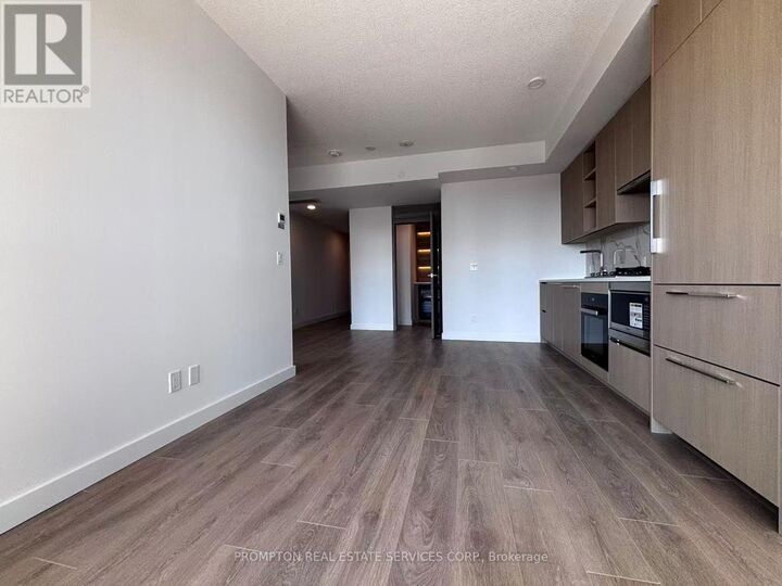 Property Photo:  18 Esther Shiner Boulevard 1616  ON M2K 0J7 