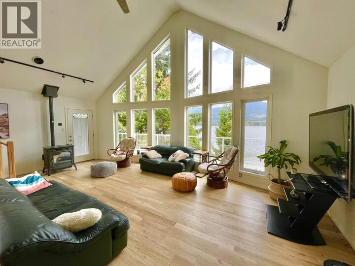 Property Photo: 2240 Catt Point Road BC V0V 0V0
