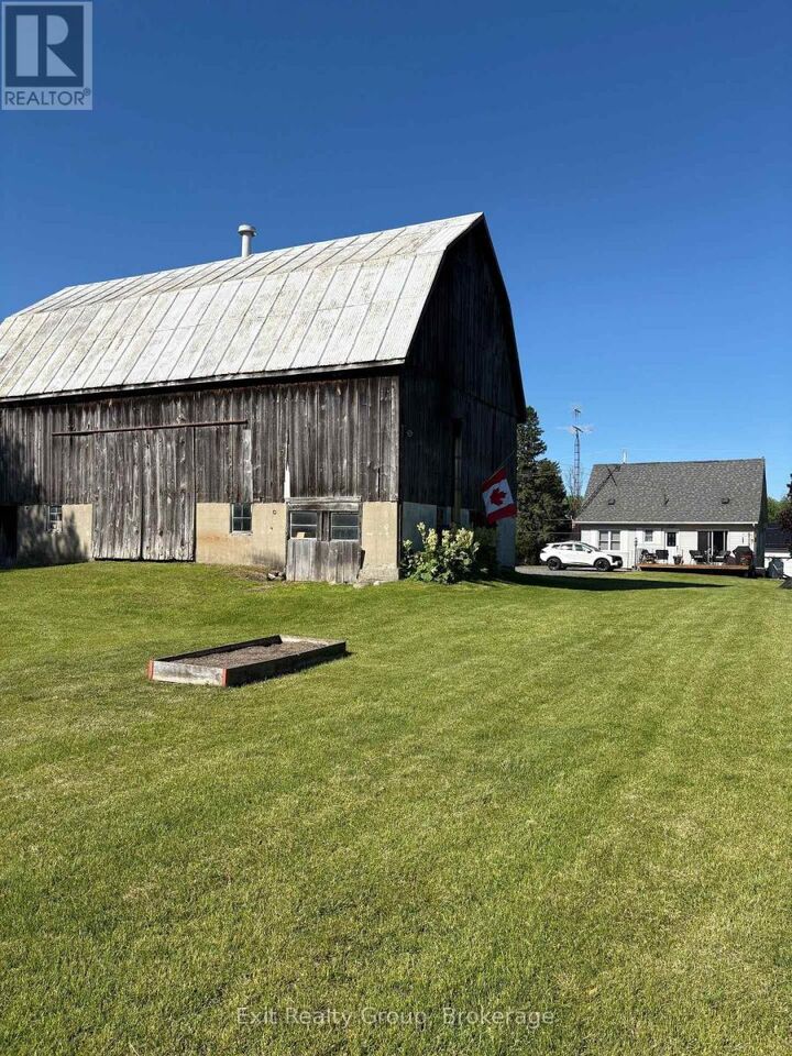 Property Photo:  2775 County Rd 40  ON K0K 3M0 
