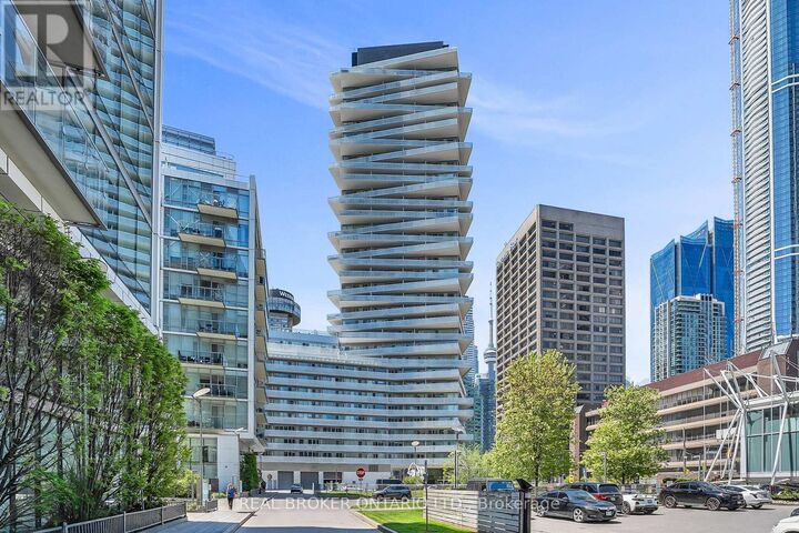 Property Photo:  15 Queens Quay East 2706  ON M5E 0C5 