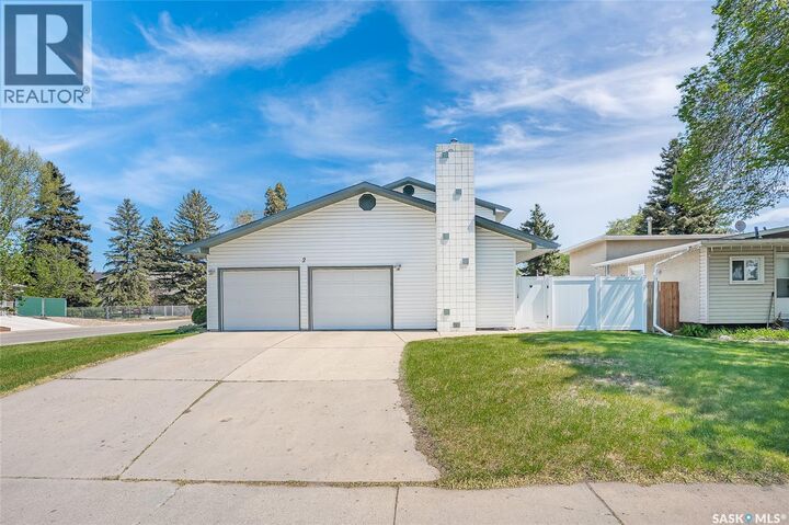 Property Photo:  2 Cambridge Crescent  SK S7H 3P8 