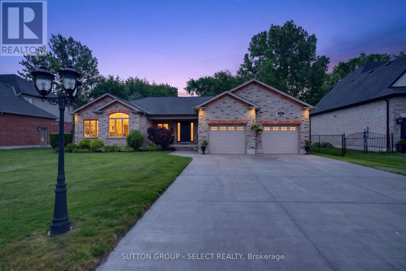 Property Photo:  541 Juliana Drive  ON N0L 1W0 