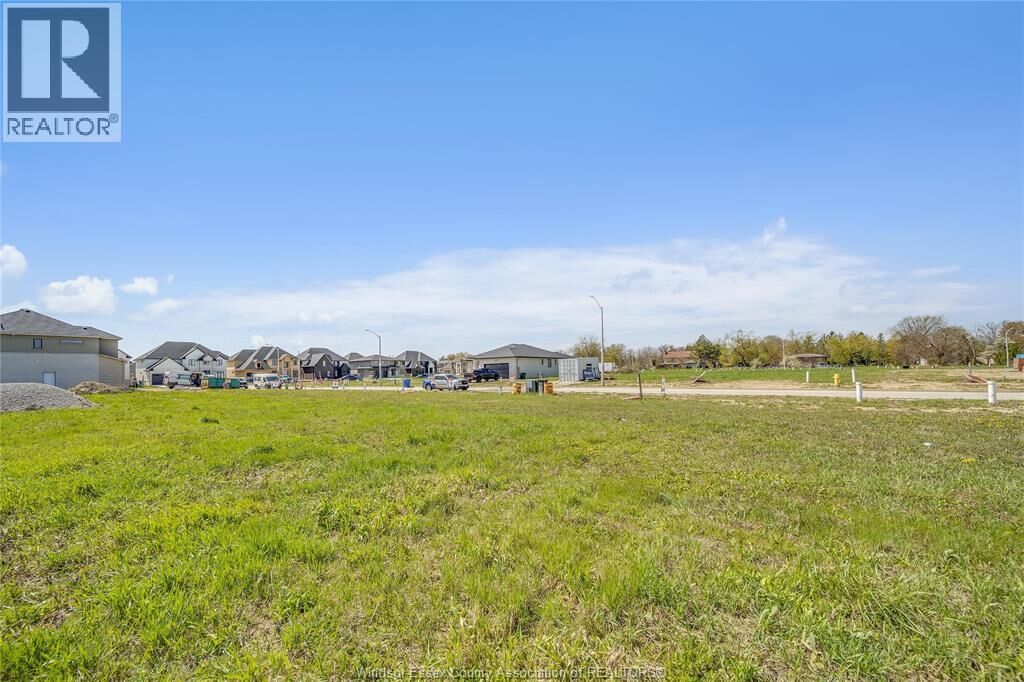 Property Photo:  3697 Farrow Avenue  ON N8H 0B3 