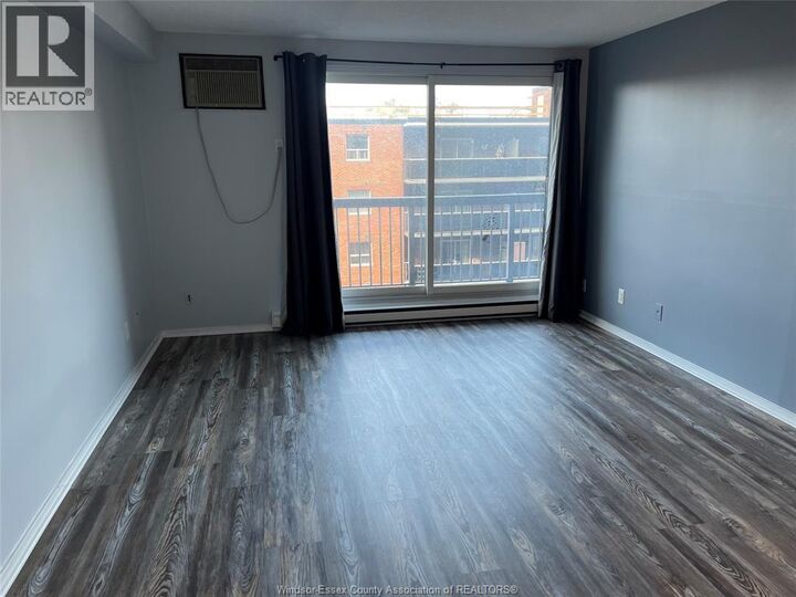 Property Photo:  3936 Wyandotte Street East 513  ON N8Y 4V1 