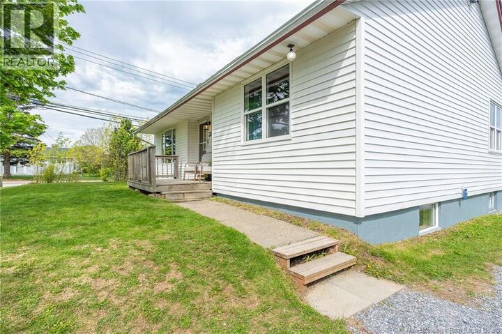 Property Photo:  32 Knox Court  NB E2J 3H3 