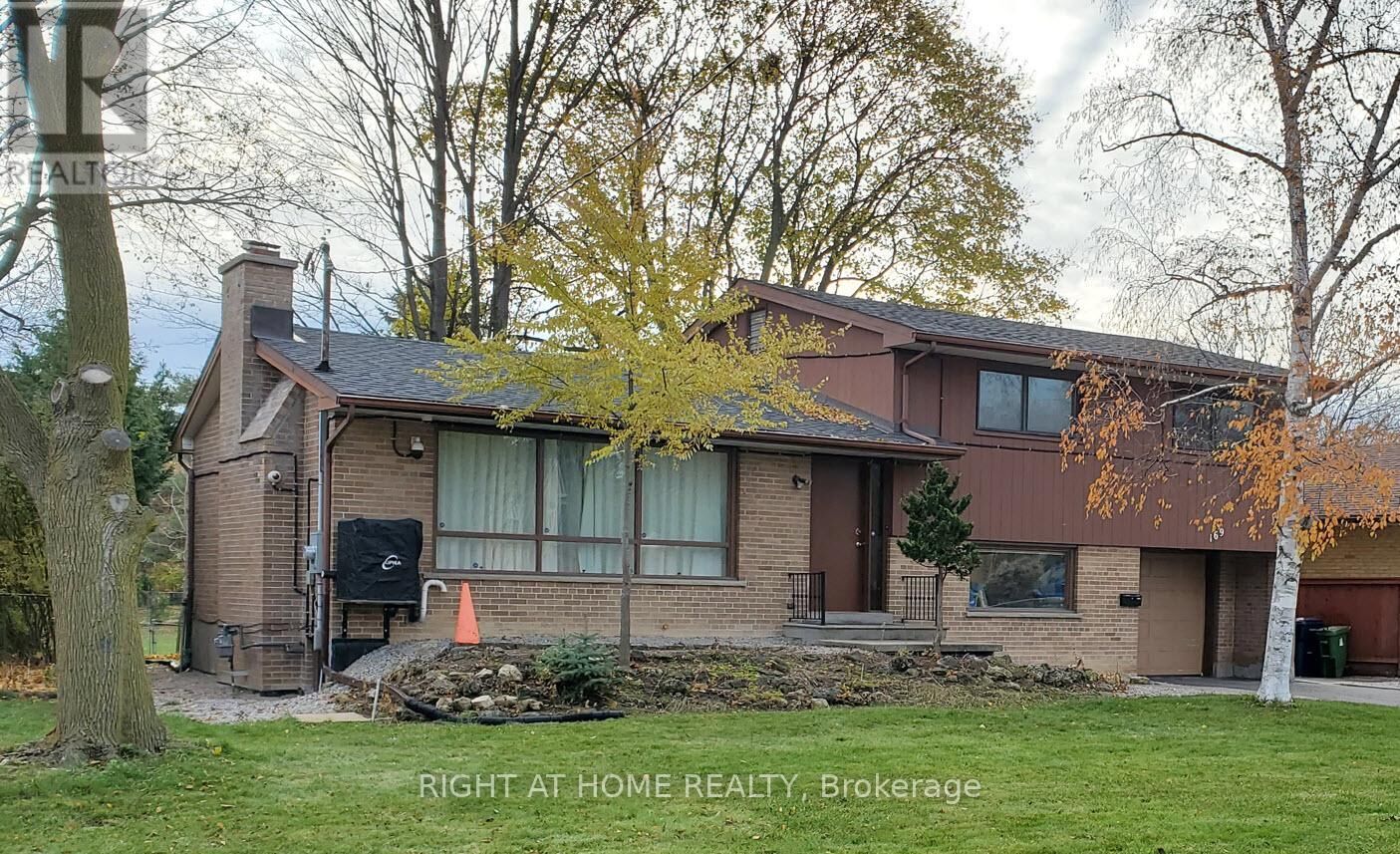 Property Photo:  169 Yorkview Drive 1  ON M2R 1K2 