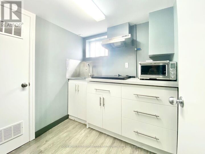 Property Photo:  78 Huntington Avenue Bsmt  ON M1K 4L2 