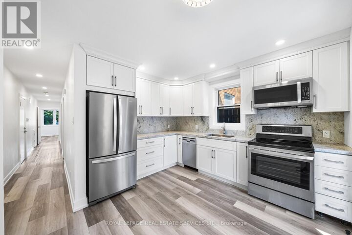 Property Photo:  50 Arcadian Circle 2  ON M8W 2Y9 