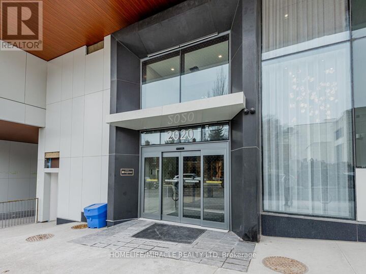Property Photo:  2020 Bathurst Street 1522  ON M5P 0A6 