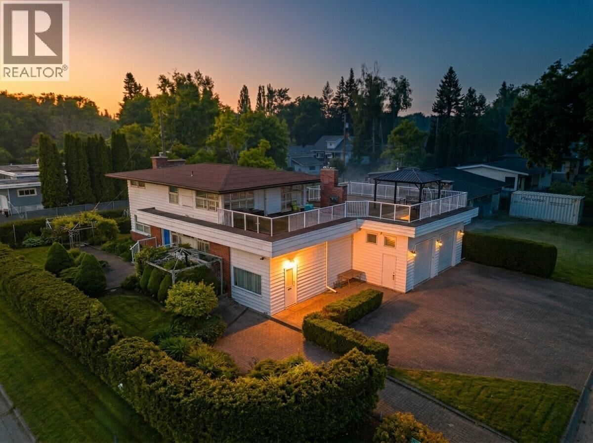 Property Photo:  1689 Birch Street  BC V2L 1B3 