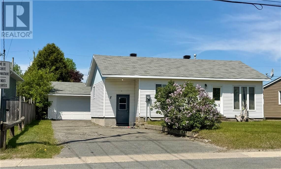 Property Photo:  31 Garson Coniston Road  ON P3L 1G1 
