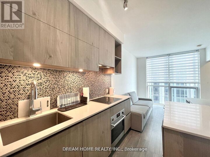 Property Photo:  1 Yorkville Avenue 3003  ON M4W 0B1 