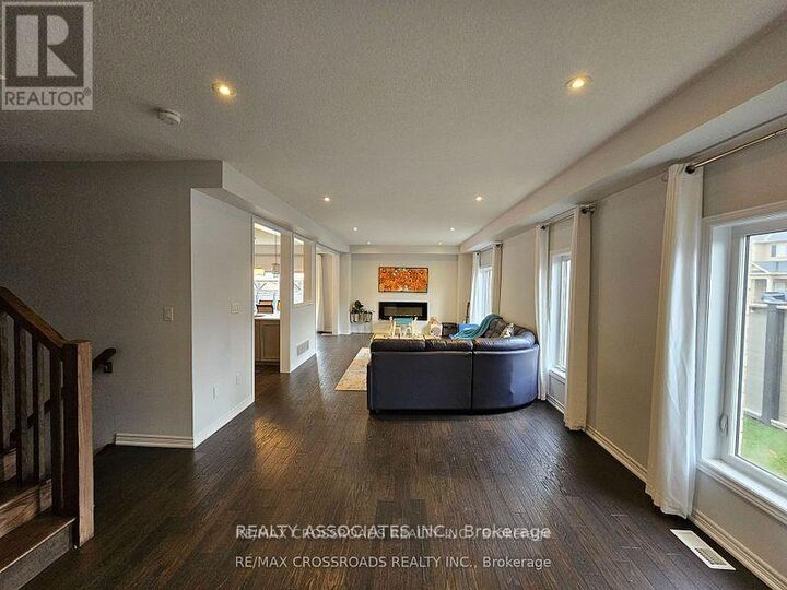 Property Photo:  35 Cutts Crescent  ON L0R 1C0 