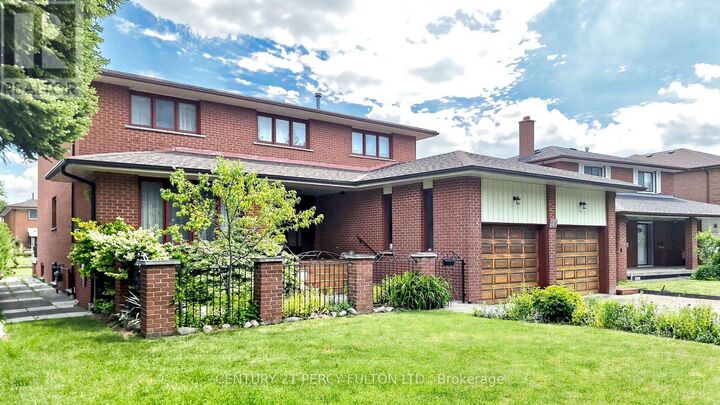 Property Photo:  29 Ernest Avenue  ON M2J 3T4 
